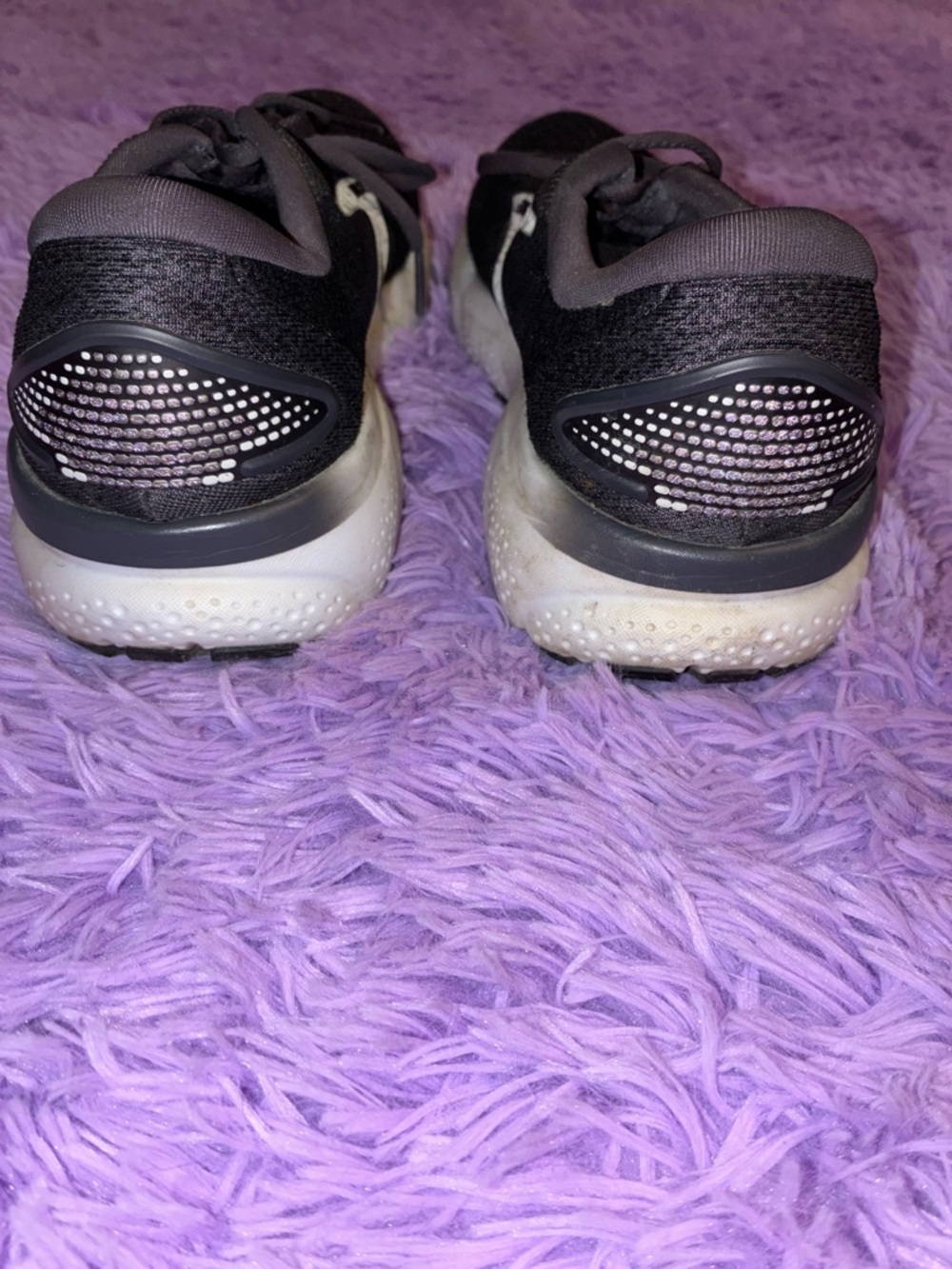 Brooks Ghost Black White Cushioned Mesh Low Top Running Sneakers - Picture 6 of 6